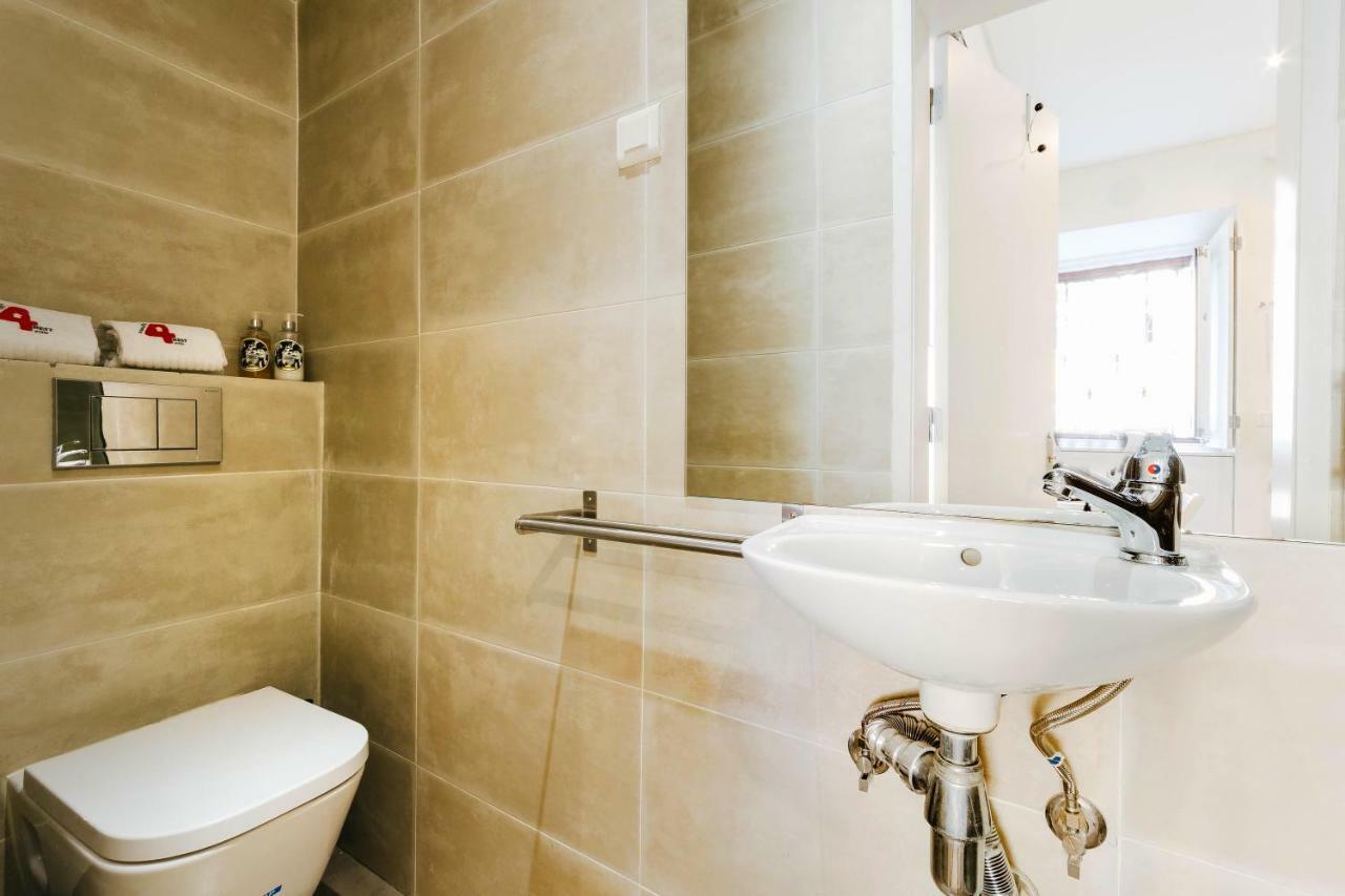 Rent4Rest Lisbon Downtown Tiny Studio Apartments Екстер'єр фото